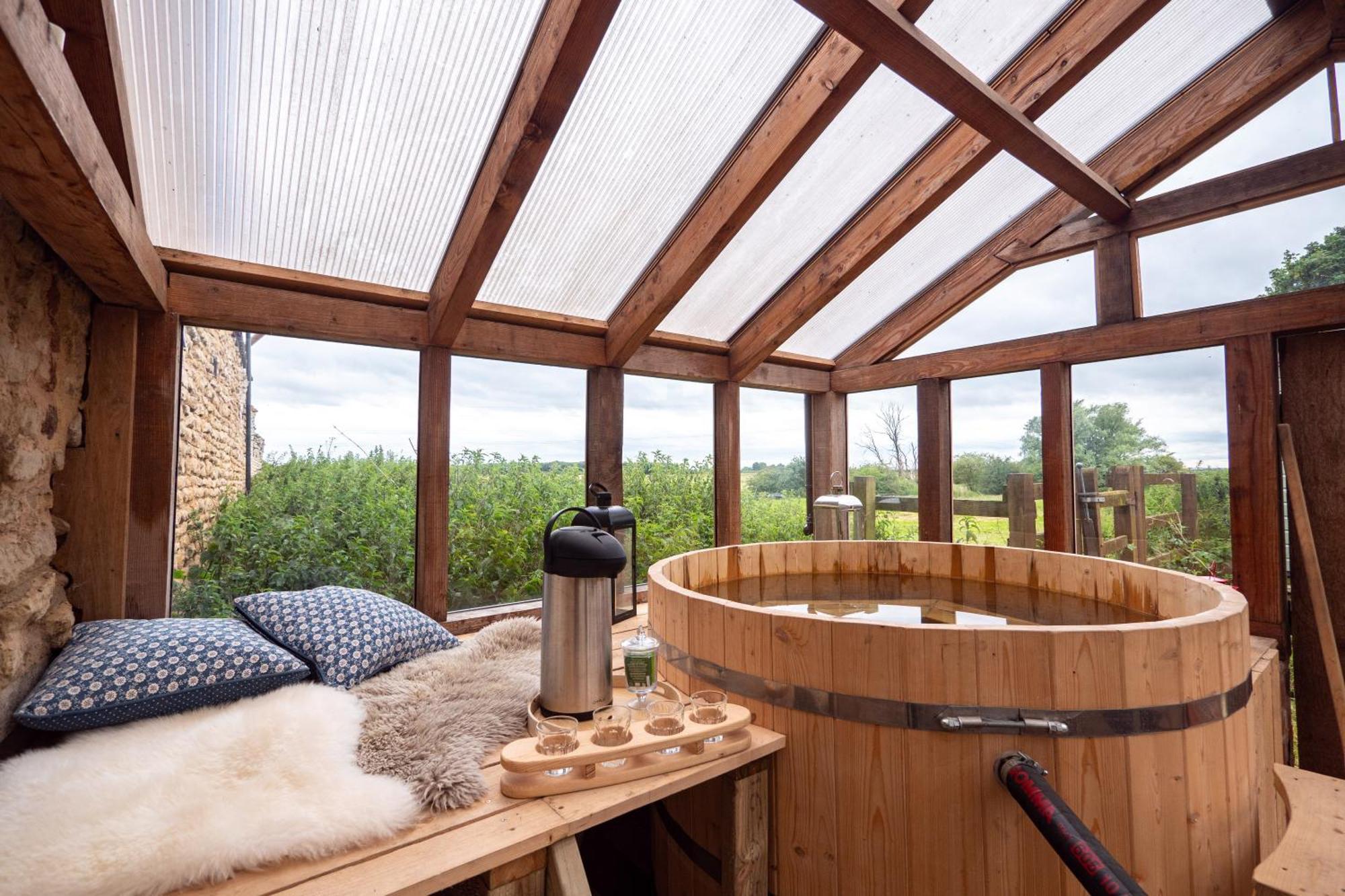 Large Country Cottage, Sleeps 8 - Spa Facilities, Garden Bar, Catering Services, Free Parking, Nature Reserve, Hen Parties Scunthorpe Eksteriør billede