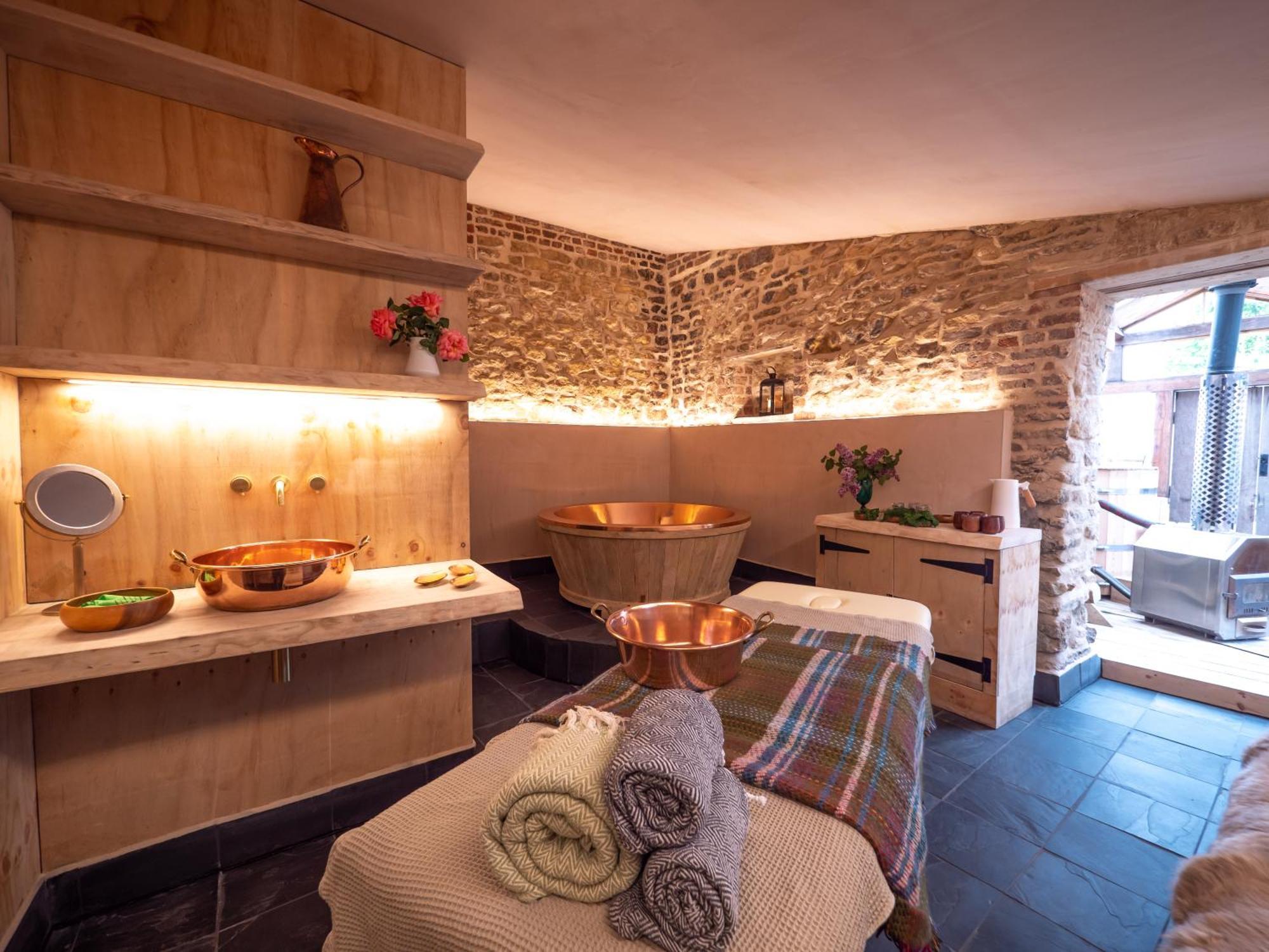 Large Country Cottage, Sleeps 8 - Spa Facilities, Garden Bar, Catering Services, Free Parking, Nature Reserve, Hen Parties Scunthorpe Eksteriør billede